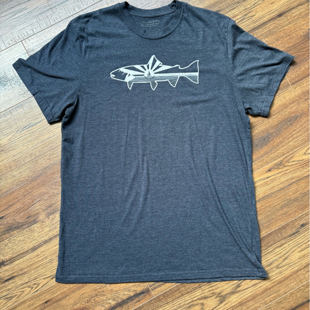 Gray Momentum Large Great Lakes Tshirt